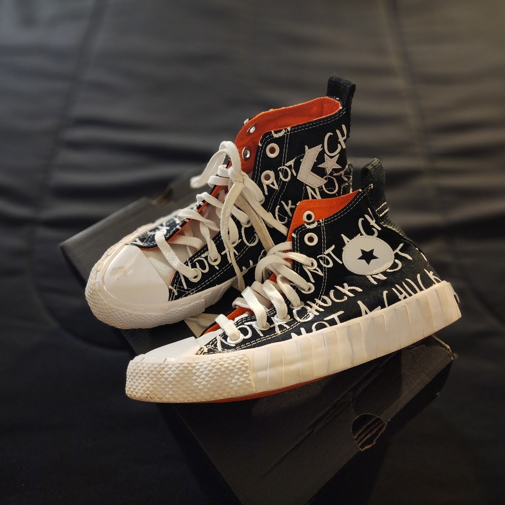 Converse - Picture 4 of 4